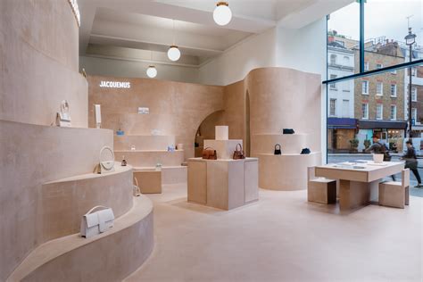 jacquemus outlet store.